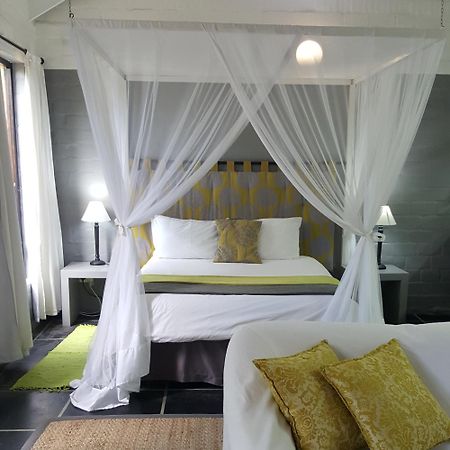 Hornbill House Self Catering Accommodation Херманус Екстериор снимка