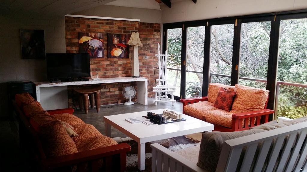 Hornbill House Self Catering Accommodation Херманус Стая снимка