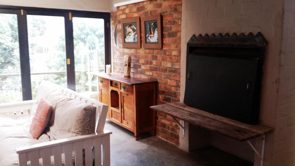 Hornbill House Self Catering Accommodation Херманус Стая снимка