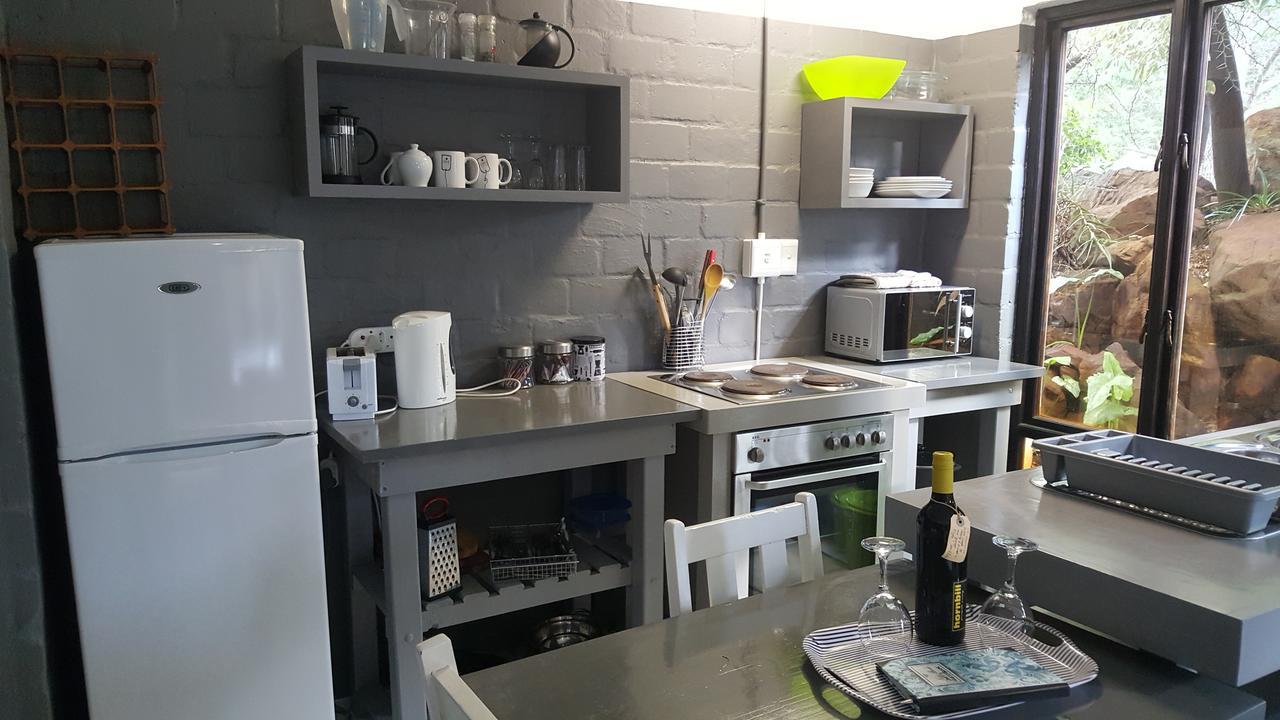 Hornbill House Self Catering Accommodation Херманус Екстериор снимка