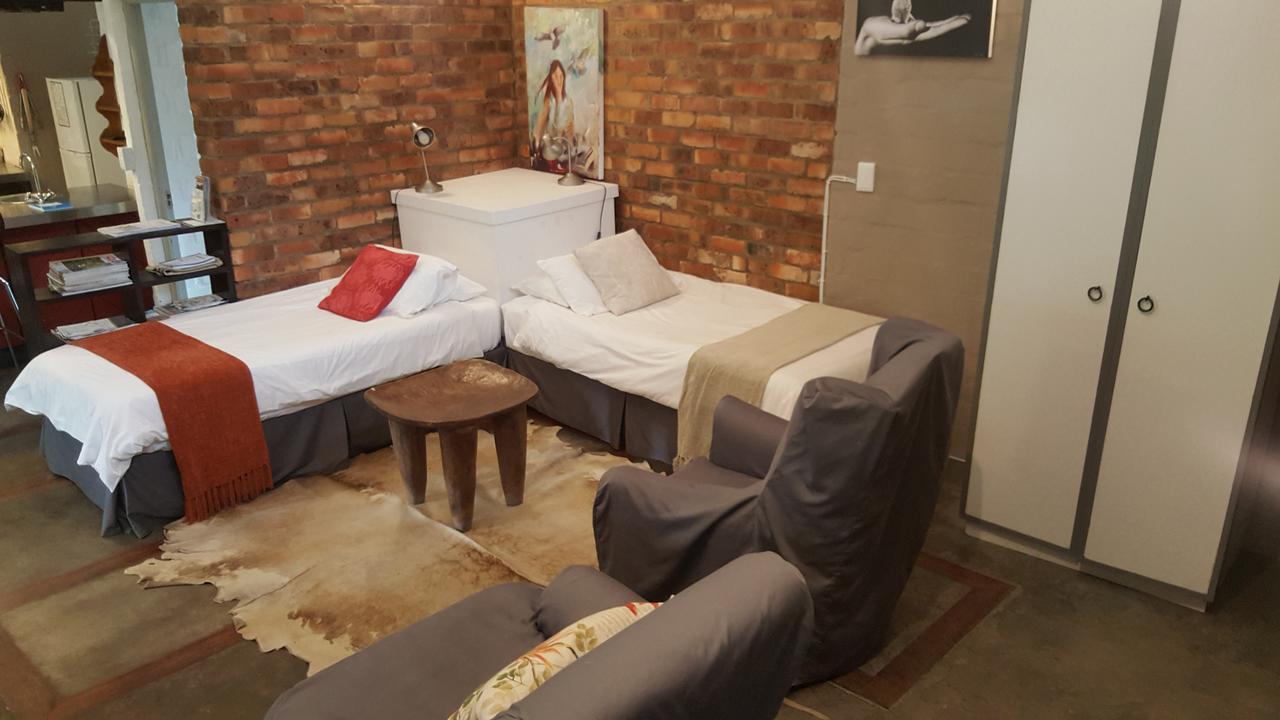 Hornbill House Self Catering Accommodation Херманус Екстериор снимка