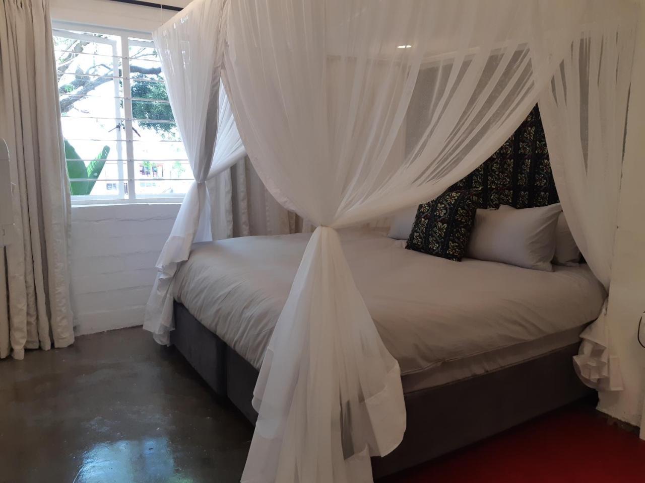 Hornbill House Self Catering Accommodation Херманус Екстериор снимка