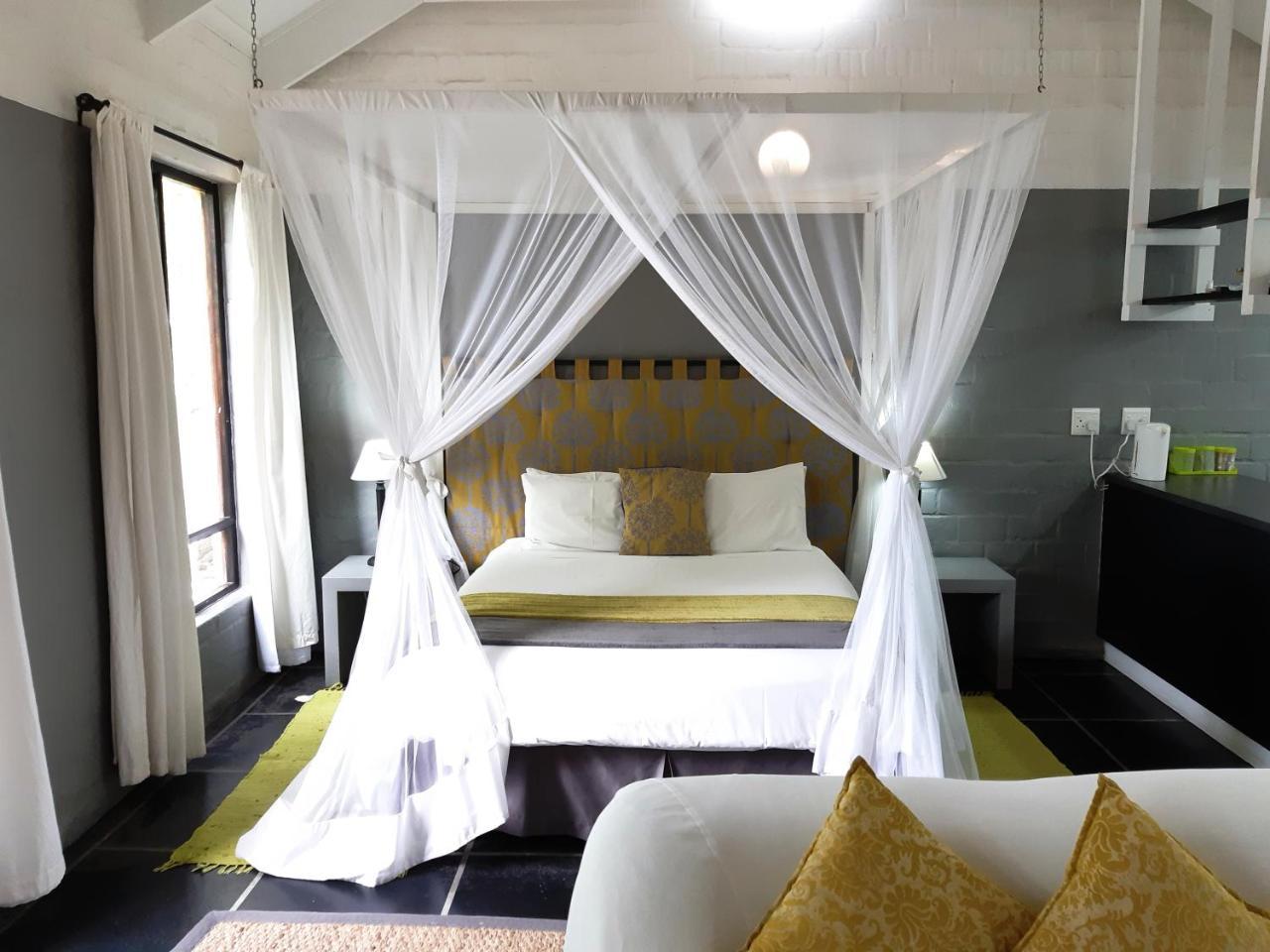 Hornbill House Self Catering Accommodation Херманус Екстериор снимка