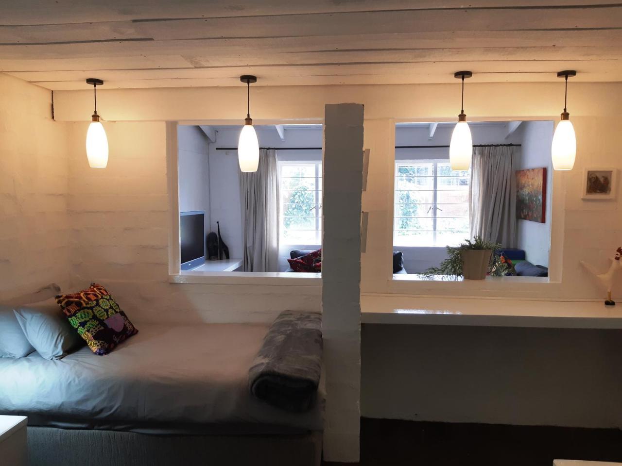 Hornbill House Self Catering Accommodation Херманус Екстериор снимка