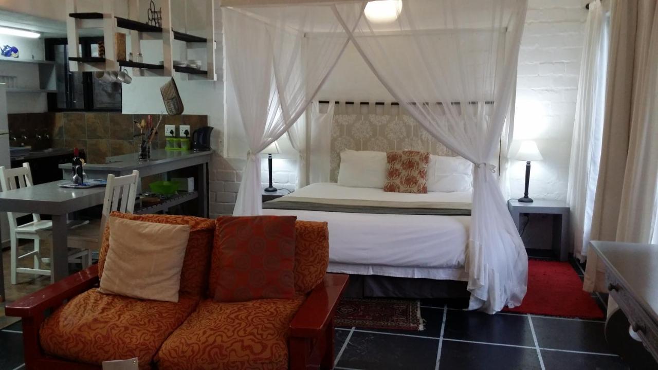 Hornbill House Self Catering Accommodation Херманус Екстериор снимка