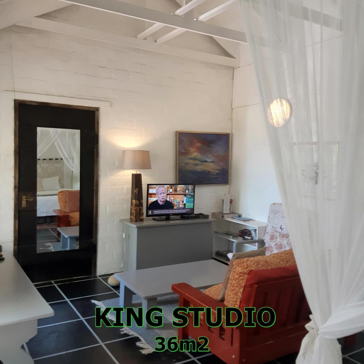 Hornbill House Self Catering Accommodation Херманус Екстериор снимка