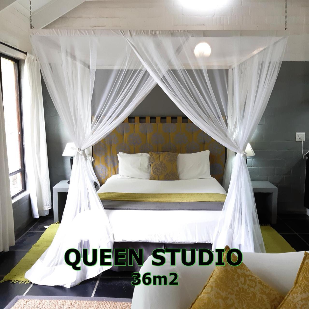Hornbill House Self Catering Accommodation Херманус Екстериор снимка